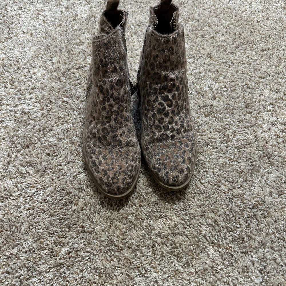 Very G Leopard Pattern Ankle Booties
